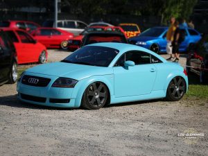 Audi TT gedippt mit türkis glänzend