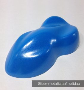 silber-metallic-auf-hellblau
